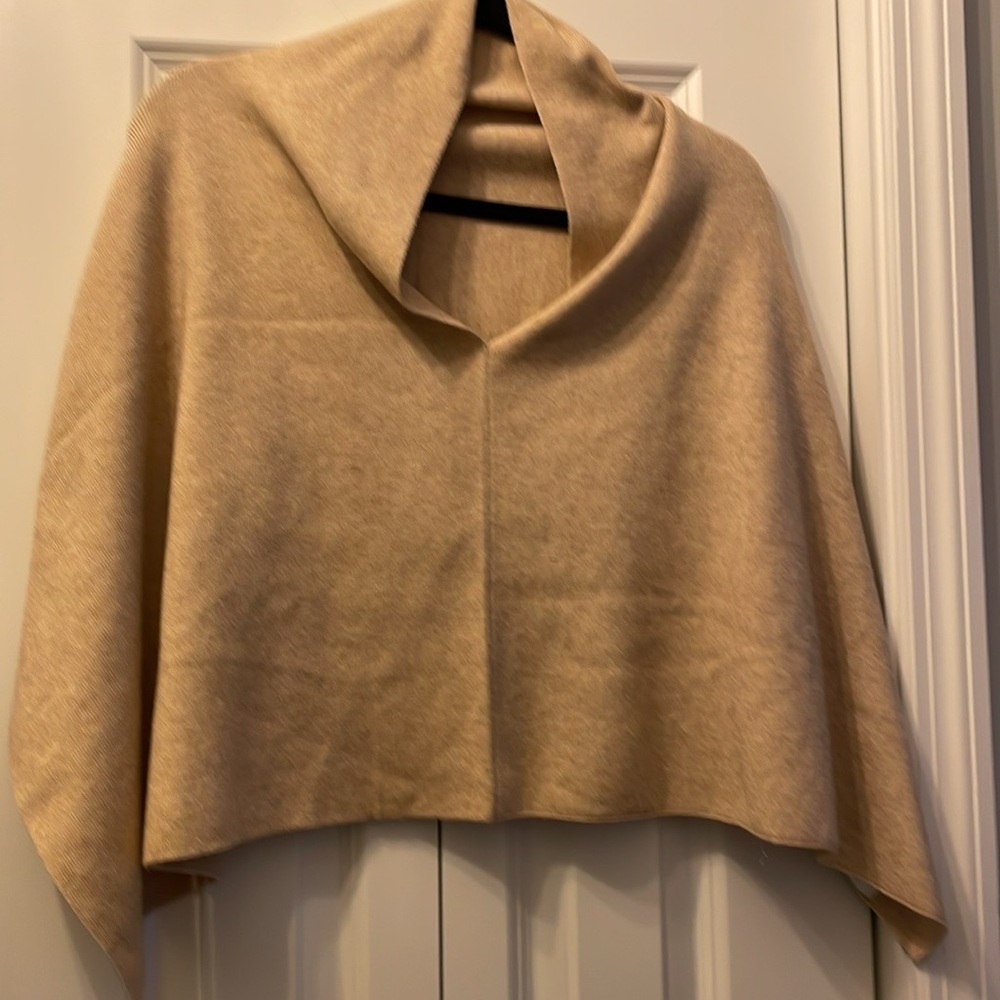 Puli Capri Tan Poncho